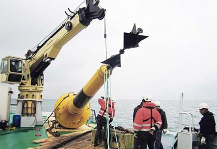 Offshore Electric Hydraulic Telescoping Marine Deck Crane.jpg